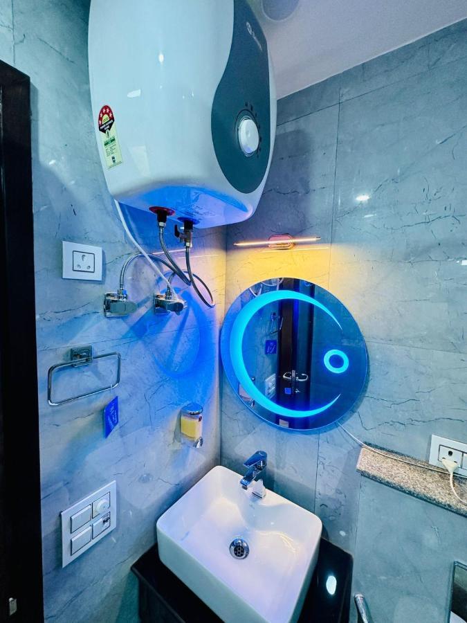 Hotel Samrat Residency 10 Mints Walking Distance Nizamuddin Railway Station Νέο Δελχί Εξωτερικό φωτογραφία