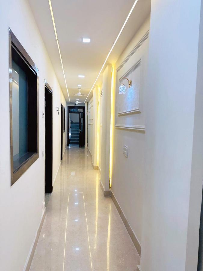 Hotel Samrat Residency 10 Mints Walking Distance Nizamuddin Railway Station Νέο Δελχί Εξωτερικό φωτογραφία