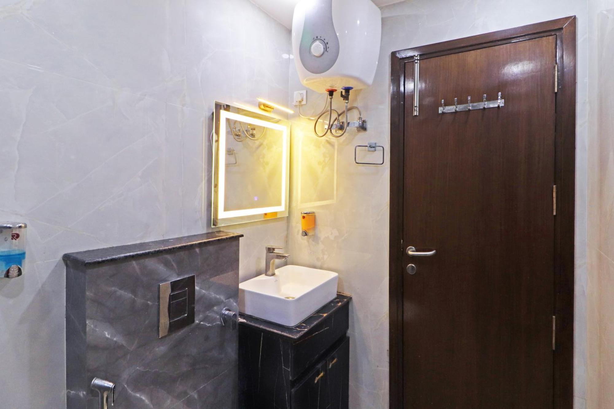 Hotel Samrat Residency 10 Mints Walking Distance Nizamuddin Railway Station Νέο Δελχί Εξωτερικό φωτογραφία