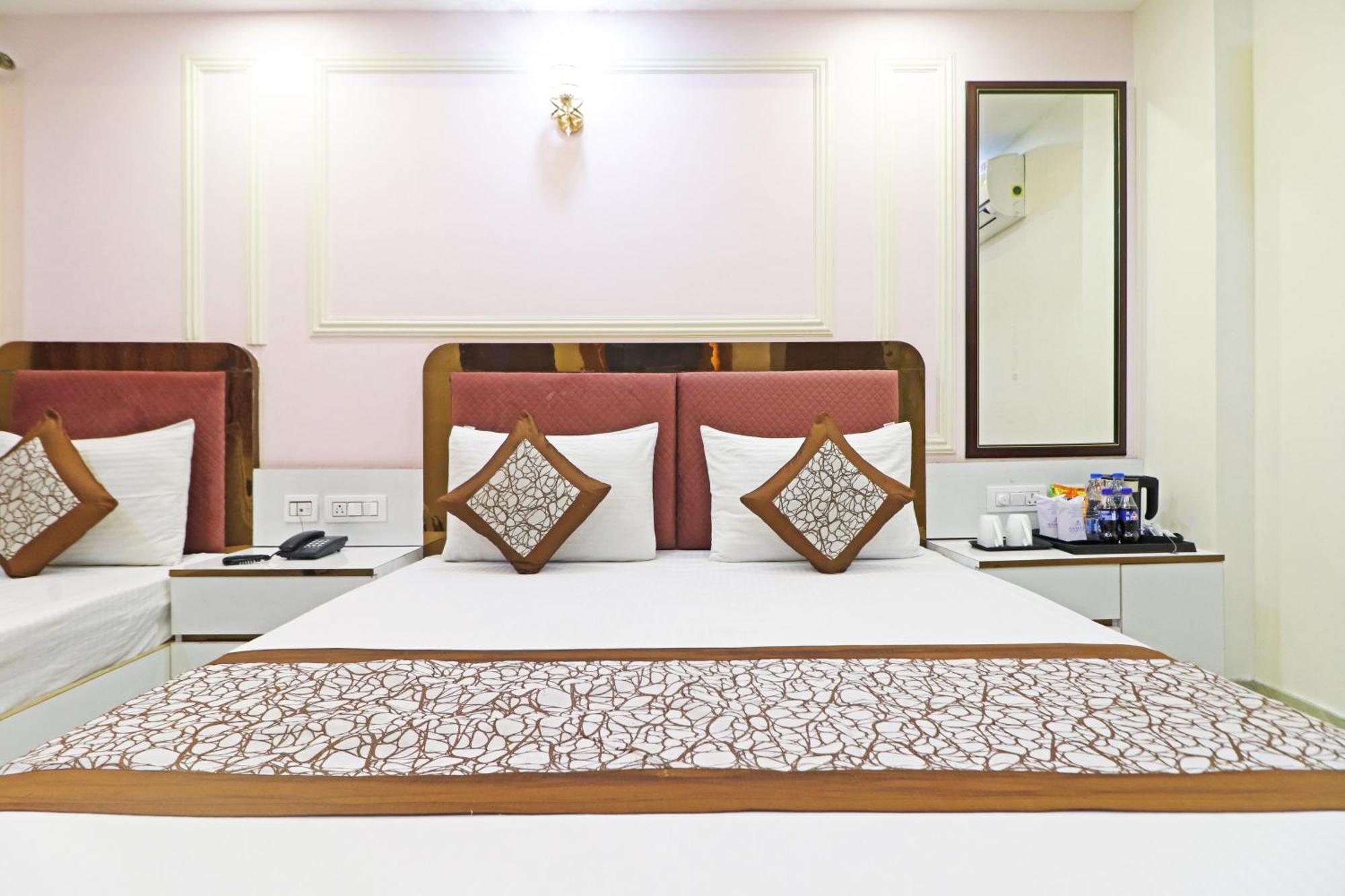 Hotel Samrat Residency 10 Mints Walking Distance Nizamuddin Railway Station Νέο Δελχί Εξωτερικό φωτογραφία