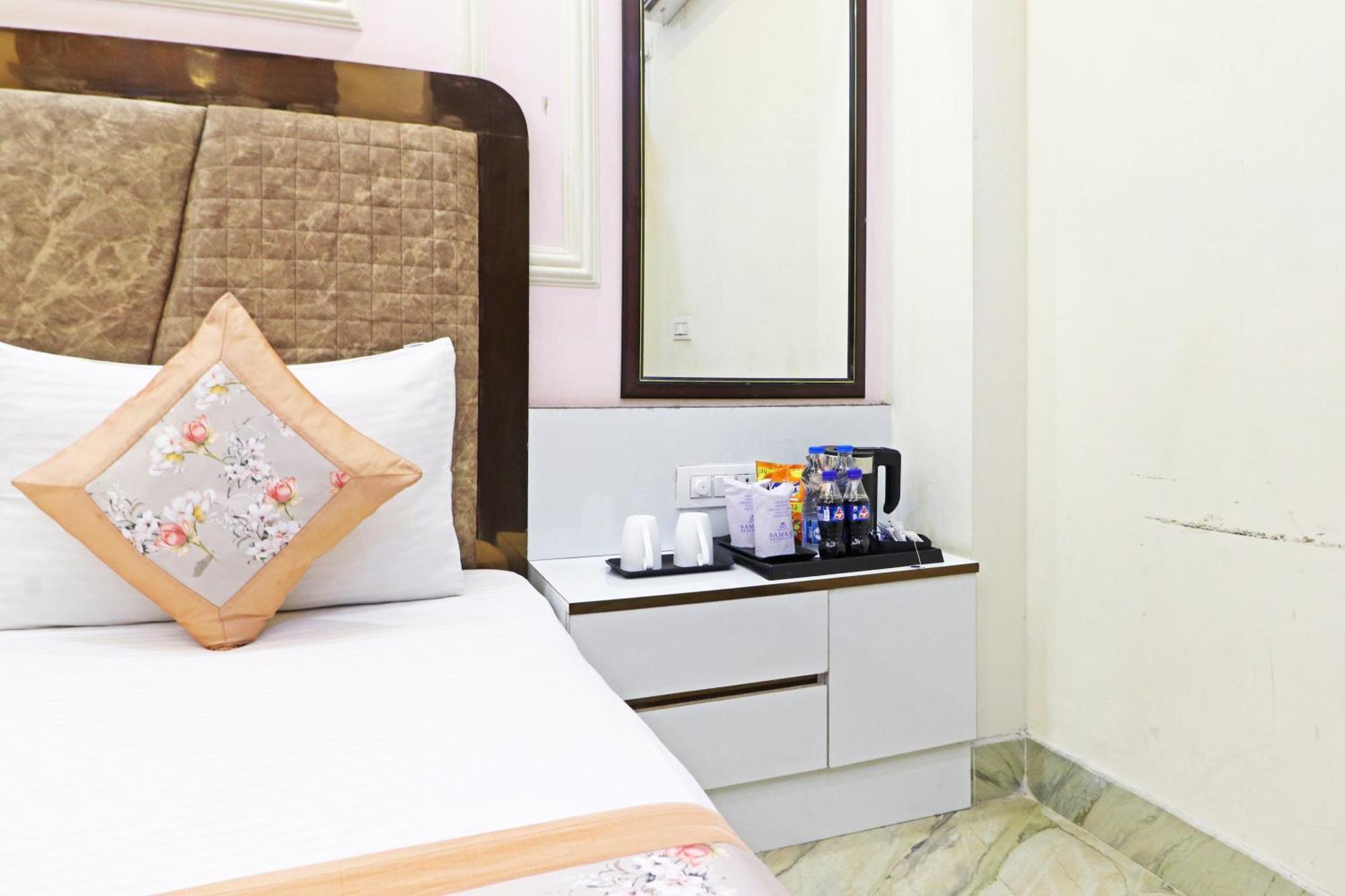 Hotel Samrat Residency 10 Mints Walking Distance Nizamuddin Railway Station Νέο Δελχί Εξωτερικό φωτογραφία