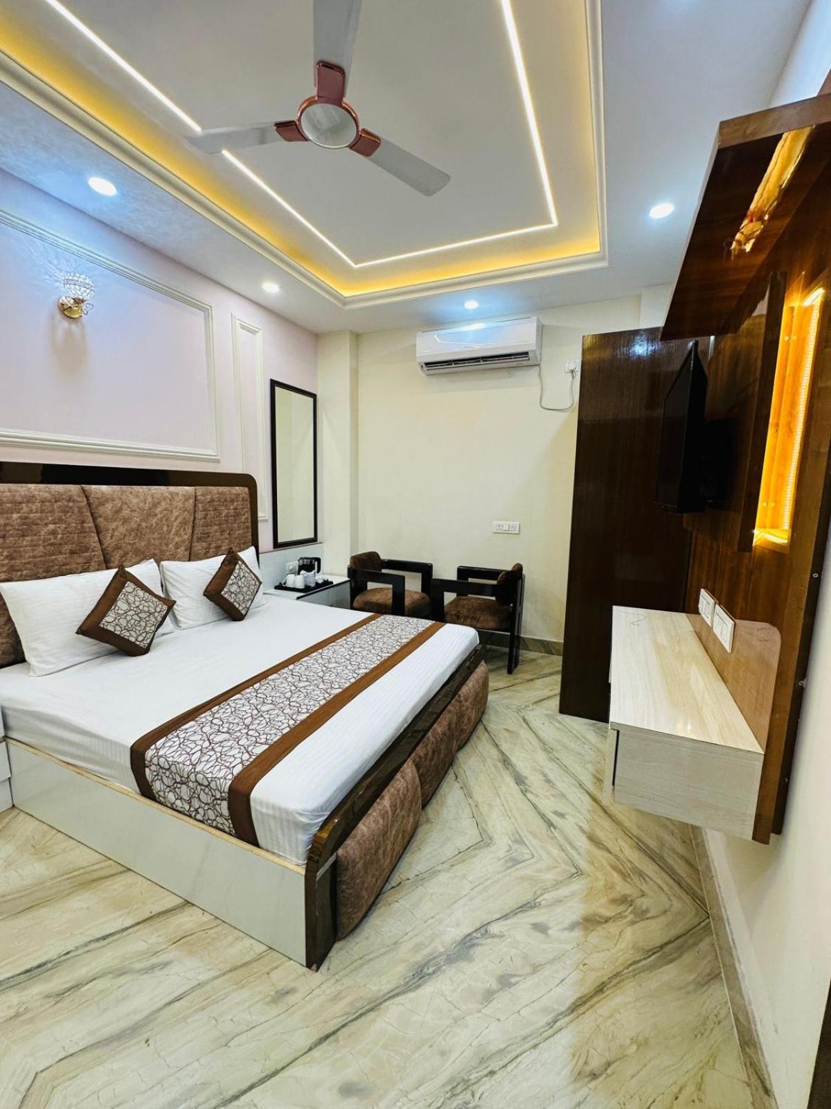Hotel Samrat Residency 10 Mints Walking Distance Nizamuddin Railway Station Νέο Δελχί Εξωτερικό φωτογραφία