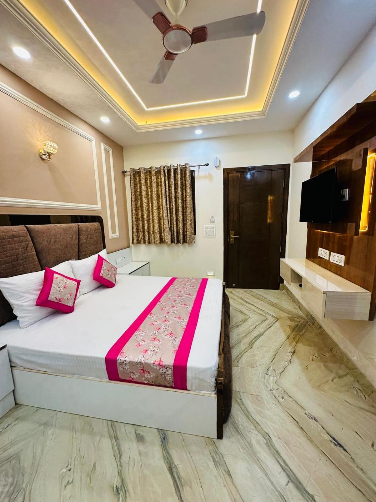 Hotel Samrat Residency 10 Mints Walking Distance Nizamuddin Railway Station Νέο Δελχί Εξωτερικό φωτογραφία